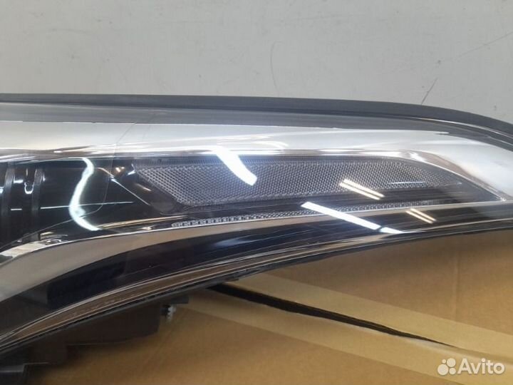 Фара левая Toyota C-Hr 1 2016-2023