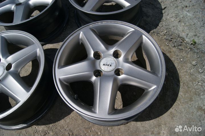 Литые диски R14 4x100 в отлисном состоянии