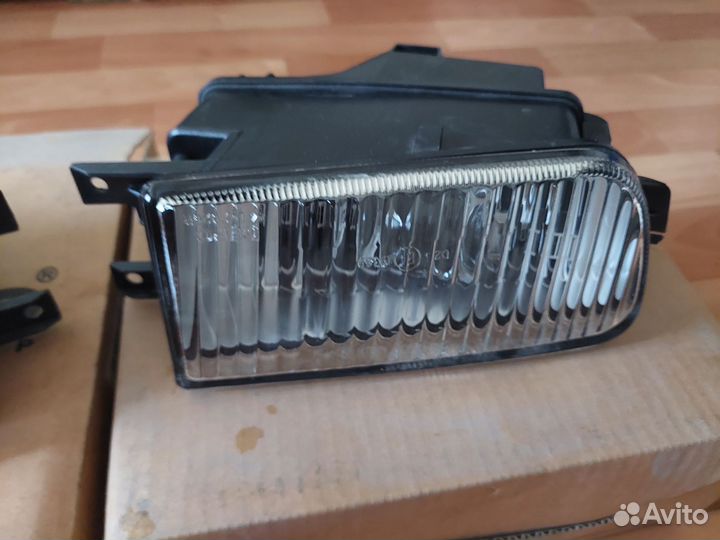 Противотуманная фара Audi 100 C4 левая правая