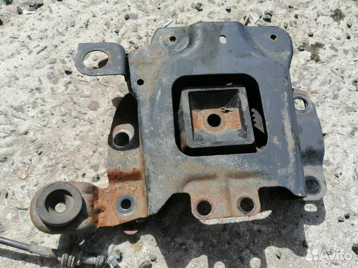 Подушка крепления двигателя левая Mazda 3 BK