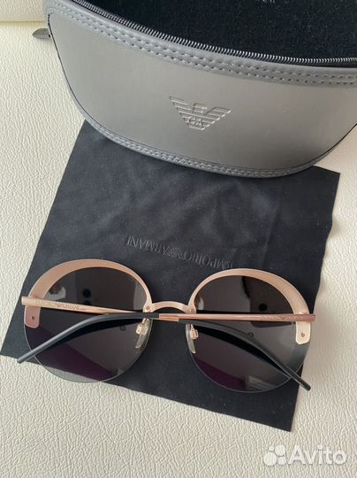 Солнечные очки женские emporio armani