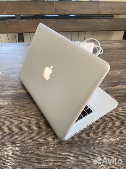 Apple MacBook Pro 13 i5/4GB/500GB Отличный