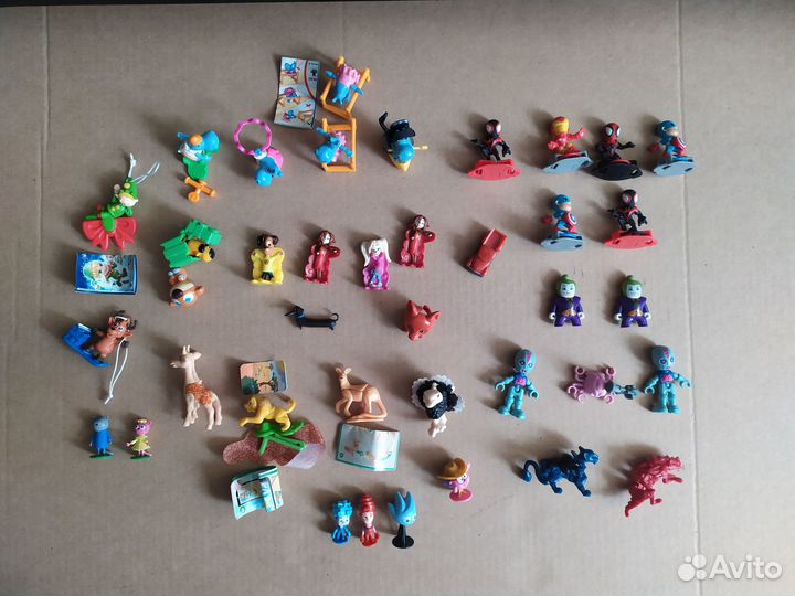 Игрушки из киндера и чупа-чупс