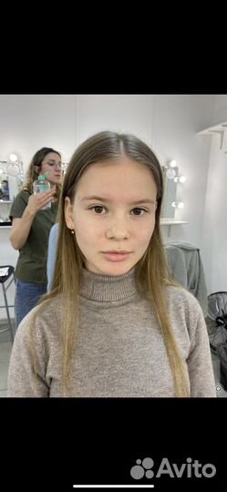 Визажист Бровист