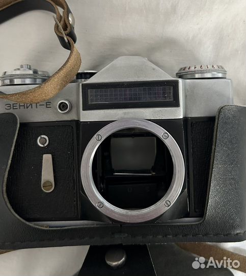 Плёночный фотоаппарат Зенит Е в чехле