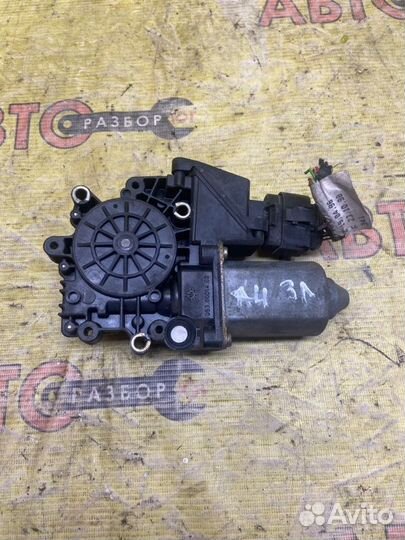 Мотор стеклоподъемника задний левый Audi A4 B5 ARJ