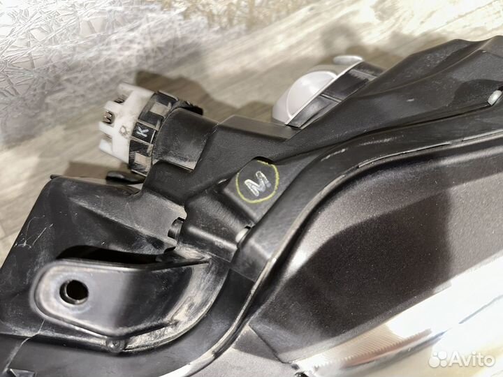 Фара Lexus CT200h правая Оригинал Япония