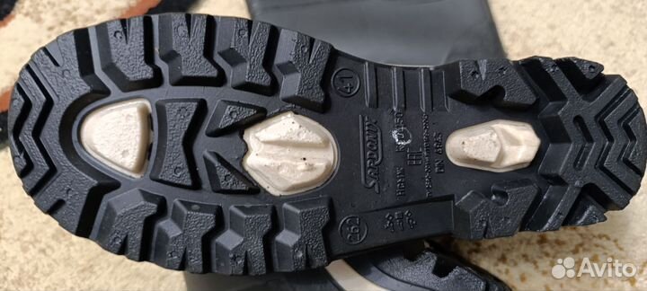 Резиновые сапоги