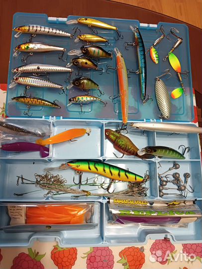 Коробка для воблеров + воблеры