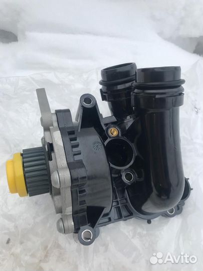 Насос охл. жидкости в корпусе с термостатом VAG