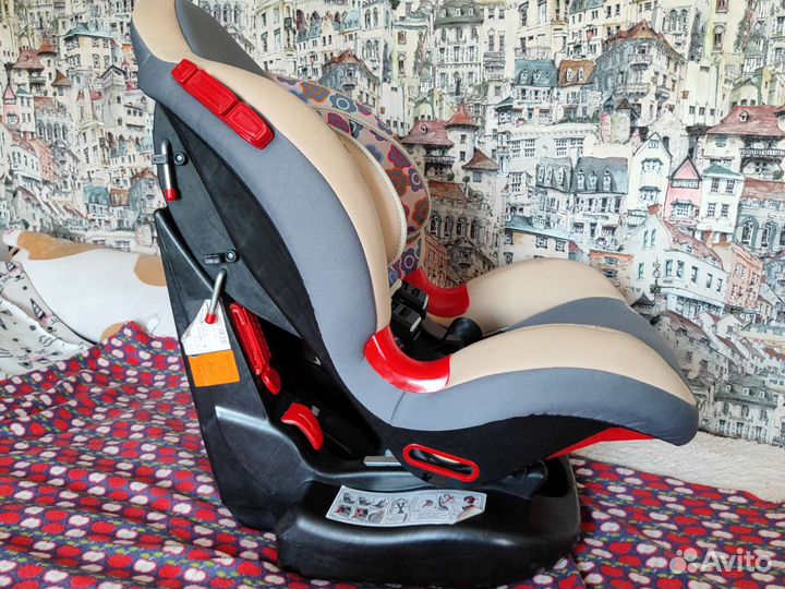 Автомобильное кресло