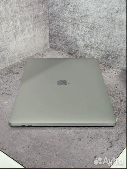 Macbook pro 16 2019 i9 1tb Silver