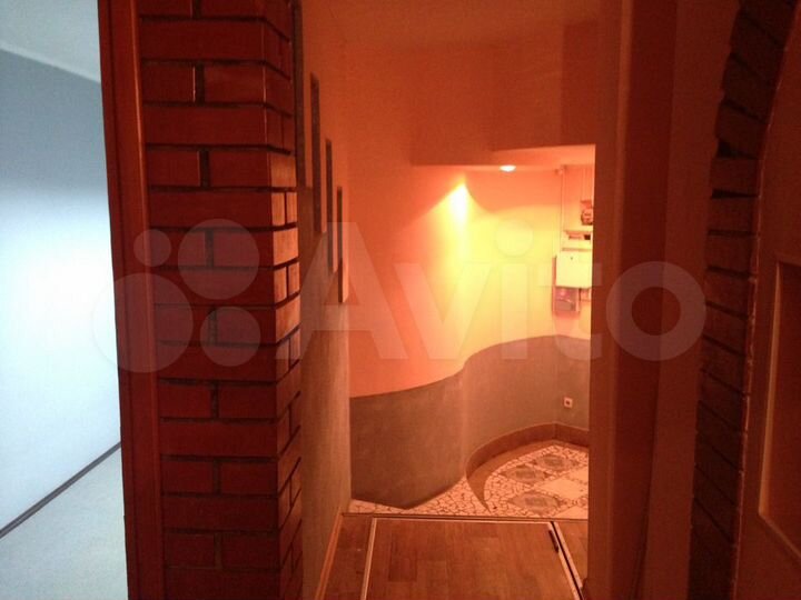 Помещение свободного назначения, Дом 200 м²