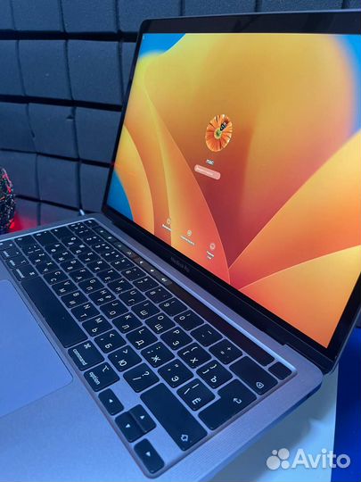 Macbook pro 13 2020/M1/Ssd 256gb/Ram 8gb тачбар