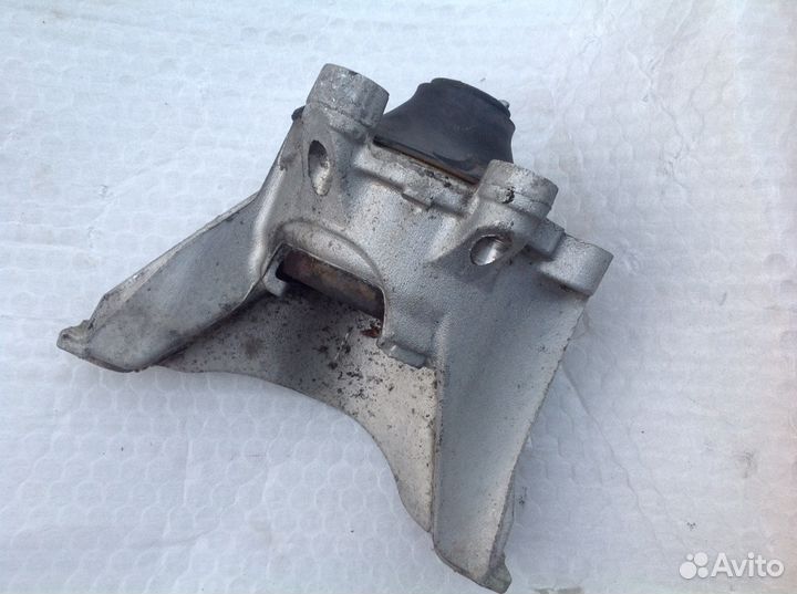 Подушка двигателя Хонда