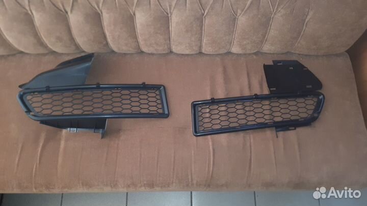 Решетка в бампер правая/левая Рено Логан Фаза1