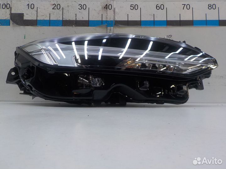 Фара правая Volvo S90