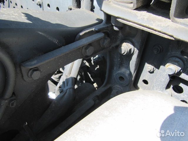 Кронштейн крепления переднего крыла Mercedes Benz