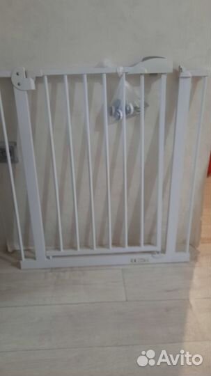 Ворота безопасности на лестницу