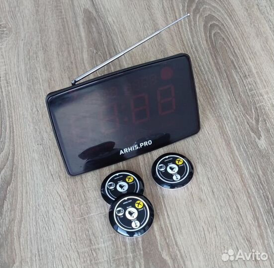 Табло вызова официанта руссифицировано и кнопки