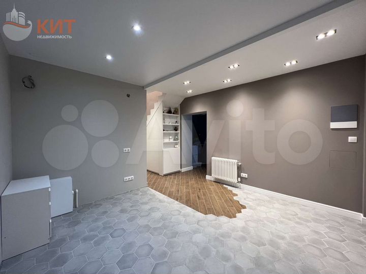 4-к. квартира, 109 м², 2/2 эт.