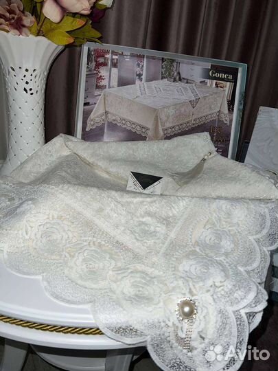 Бархатный скатерть