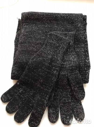 Осенний комплект: шарф и перчатки