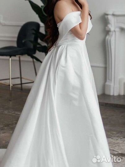 Свадебное платье 44