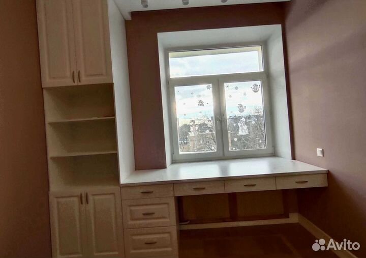 Рабочая зона у окна