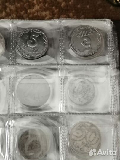 Альбом для коллекционирования монет +85 монет