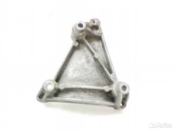 Кронштейн компрессора кондиционера Audi A6 C6 2.8