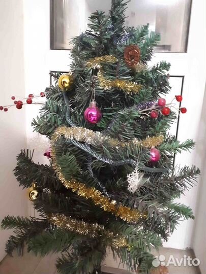 Искусственная ель зеленая 90 см шары мишура