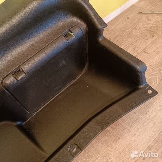 Обшивка багажника левая Chevrolet Lanos