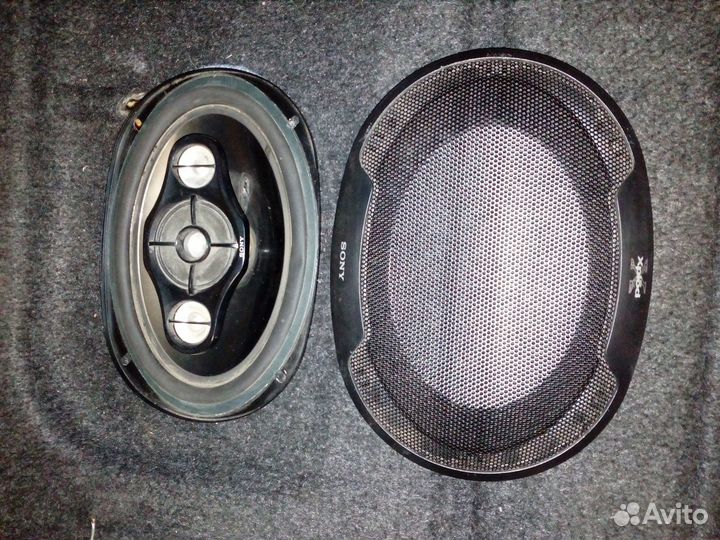 Продам заднюю полку багажника ваз 2111