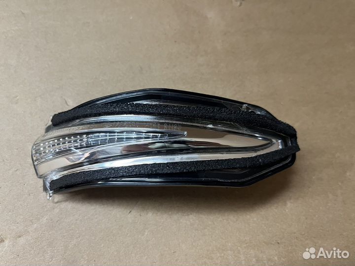 Повторитель поворота левый Toyota RAV4 40