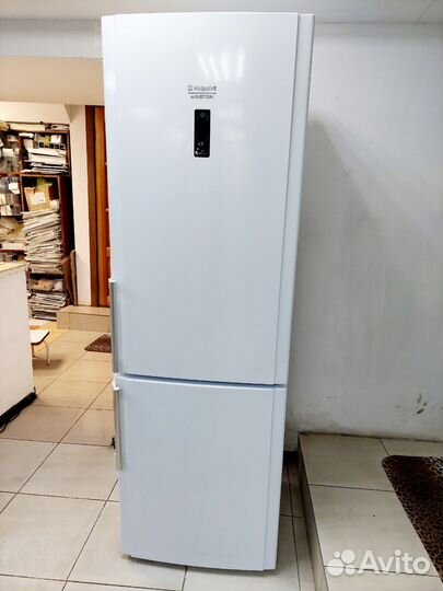 Холодильник Ноуфрост Хотпоинт аристон/Гарантия/Дос