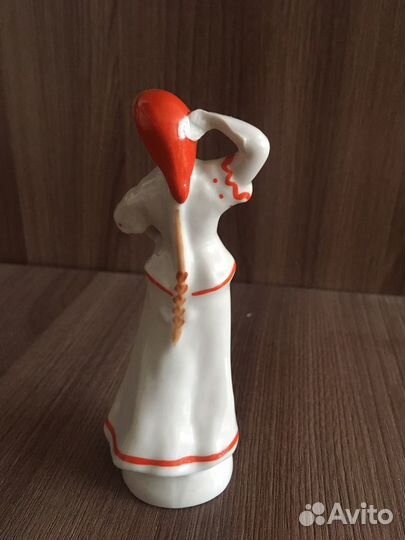 Статуэтка Плясунья