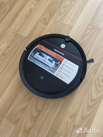 Робот пылесос redmond