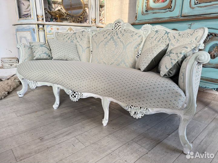 Диван светлый в гостиную/кухню,Италия,Барокко