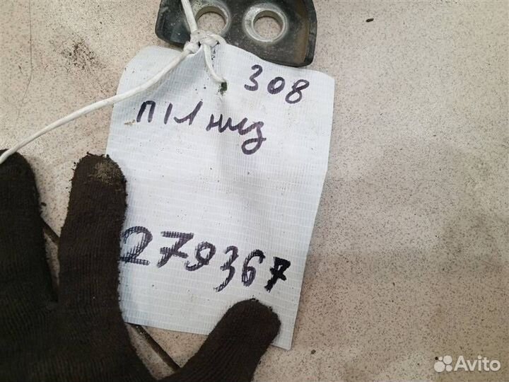 Петля двери передней левой нижняя Peugeot 308 1 2