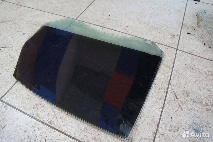 Ford Focus 2 стекло заднее правое