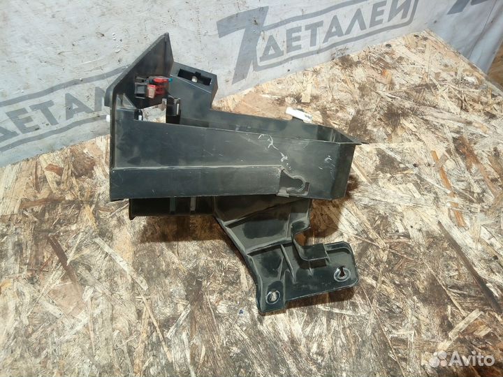 Корпус блока предохранителей Peugeot 206