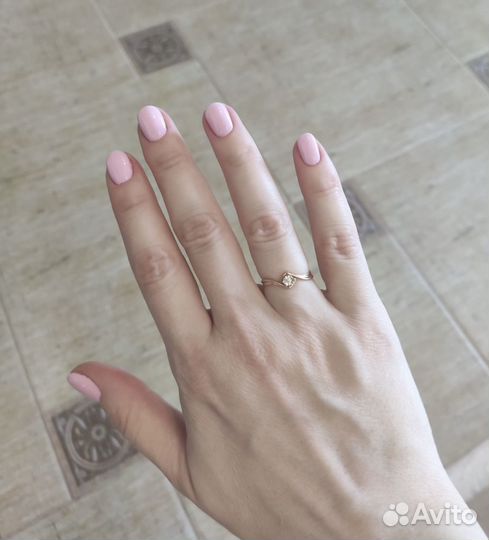 Золотое кольцо с бриллиантом Sunlight