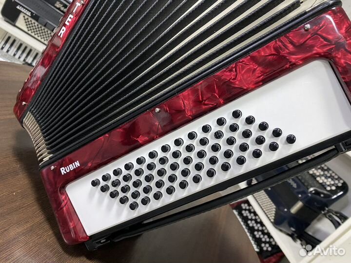 Аккордеон Weltmeister Rubin