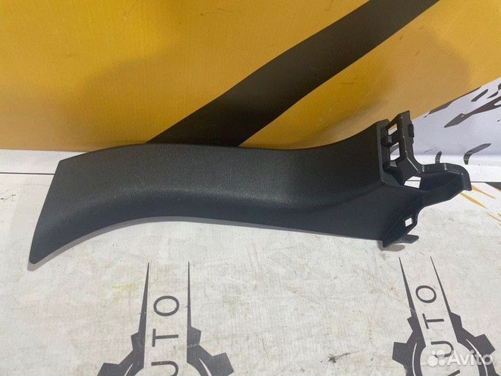 Обшивка багажника задняя правая RH Lexus Rx