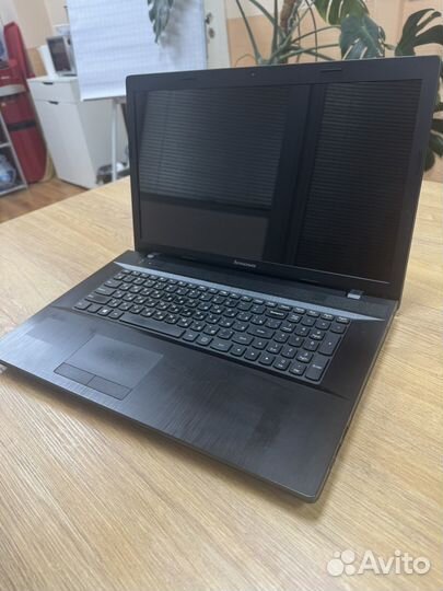 Ноутбук lenovo. Не включается. На запчасти