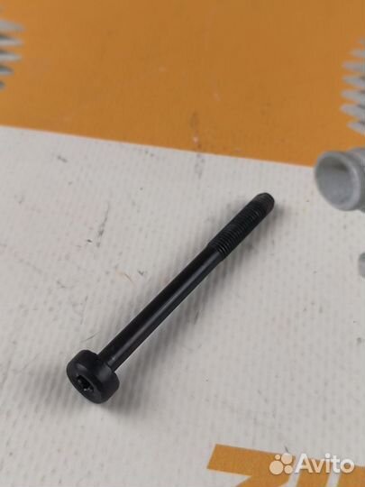 Винт Husqvarna k760 CnB