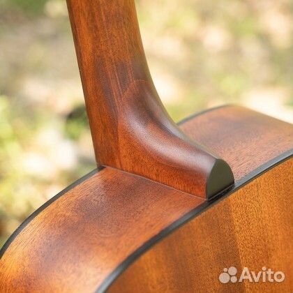 Акустическая гитара Cort (аксессуар в подарок)