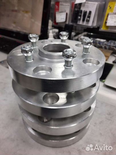 Проставки переходные 5*139.7 d98. на 5*114.3 d67.1