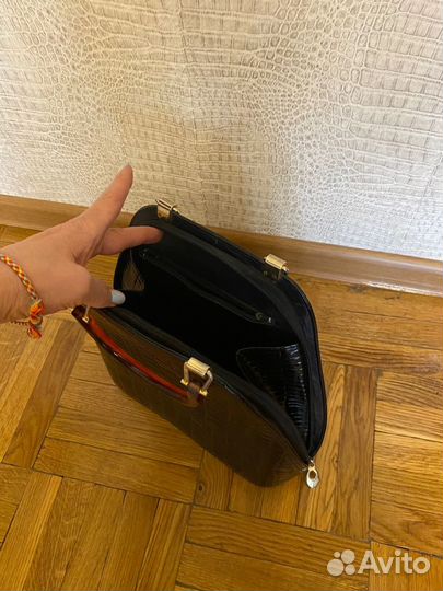 Сумка женская б/у лак